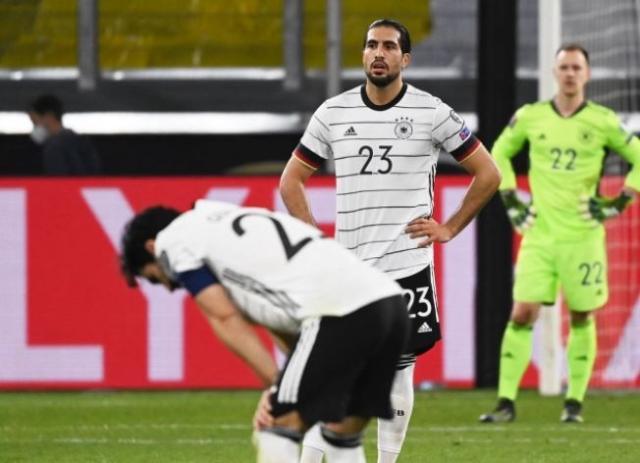 世界杯高清直播-变阵三后卫=场面失控 欧洲杯将至勒夫如何应对？